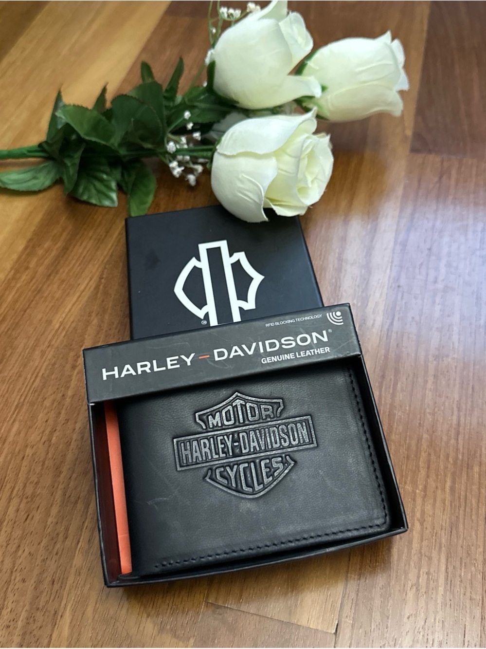 Harley-Davidson Black Leather Embossed Shield Bi-Fold Wallet